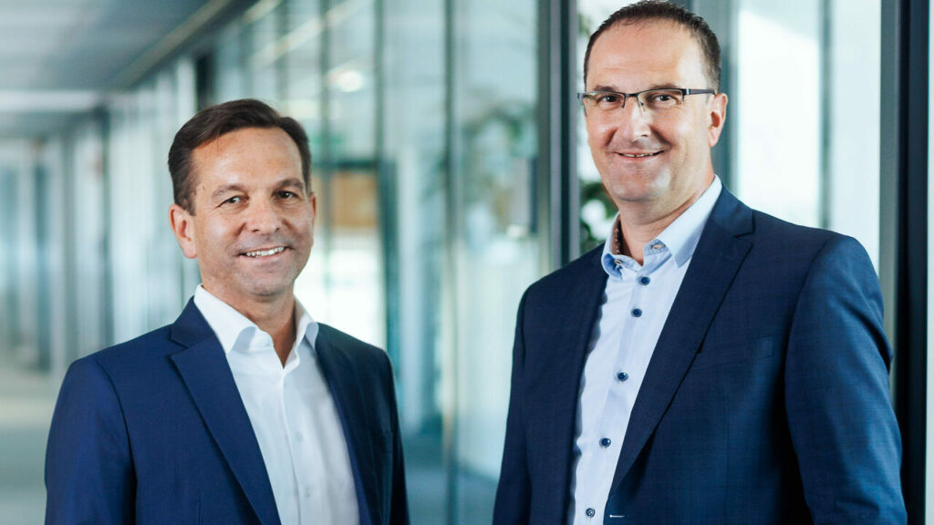 Lenze-Austria-Geschäftsführer Marco Gattringer-Ebner und Markus Deixler-Wimmer, Sales Director EMEA East